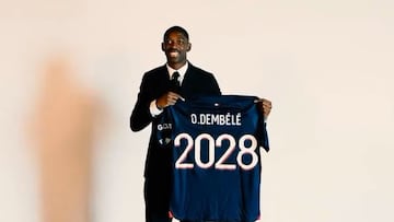 Ousmane Dembélé durante su presentación con el PSG este verano.