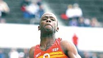 <b>SIN PROBLEMAS. </b>Joan Lino se clasificó fácilmente en longitud.