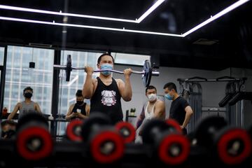 Comienza la reapertura de los gimnasios de Beijing con el uso de mascarillas para todos usuarios 