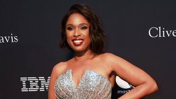Soul singer Jennifer Hudson sang an emotional tribute in honor of the late great Whitney Houston.