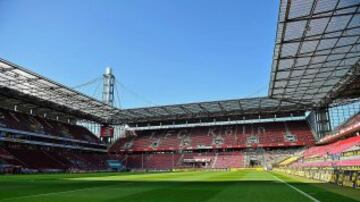 Está en Cologne, Alemania. Fue abierto en 1923 y 50 mil aficionados pueden estar en un partido de fútbol.