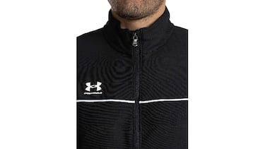 Under Armour triunfa en Amazon con su modelo ‘Challenger’ para hombre: un chándal ligero y “supercómodo”