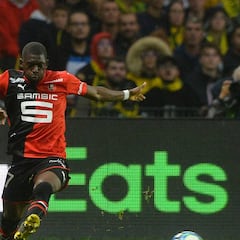 Rennes y Lyon se suman al interés por Moses Simon