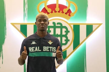 Paul Akouokou, un centrocampista con mucho futuro en el Villamarín.