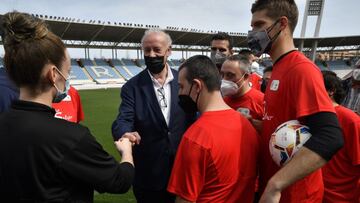 El Almería Genuine recibe la visita de un campeón del mundo como Vicente del Bosque