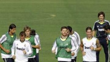 <b>DOS EQUIPOS. </b>Ayer en el entrenamiento los de blanco eran los titulares y los del peto verde los suplentes.