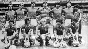 Cruz Azul

⋆ 1971-72
⋆ 1972-73
⋆ 1973-74
⋆ 1978-79
⋆ 1979-80