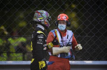 Avería en el Renault de Daniel Ricciardo.