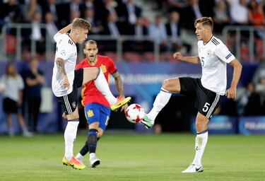 Max Meyer y Niklas Stark.