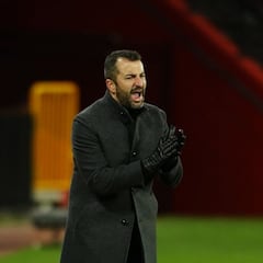 Diego Martínez: “Jugar tantos partidos oficiales habla muy bien del club”