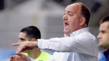 <b>PROBLEMAS. </b>Mandiola no podrá contar con Javi Gómez.