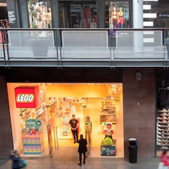 Así será la reapertura de las tiendas y centros comerciales: aforo, probadores, prendas...