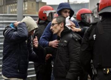 Enfrentamientos esta tarde en el centro de Bilbao entre hinchas del Olympique de Marsella y del Athletic de Bilbao.