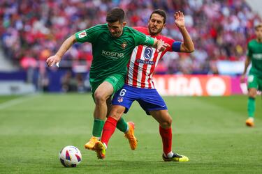 El lateral derecho de Osasuna se marcó un partidazo en el Metropolitano. Desbordó una y otra vez por su banda, puso constantes centros e incluso dio la asistencia del 1-3 que anotó Raúl García de Haro.

