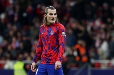 El futbolista turco llegó al Atlético en verano de 2023, libre tras terminar su contrato con el Leicester City. Tras destacar en Premier League, el defensa central turco llegó al club rojiblanco con déficit de jugadores en esa posición. No terminó de convencer a Simeone y en enero se marchó cedido al Fenerbahçe, y luego el club turco pagó 10,5MM de euros para hacerse con sus servicios.