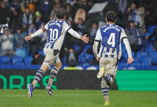 Oyarzabal mete a la Real en la pelea europea