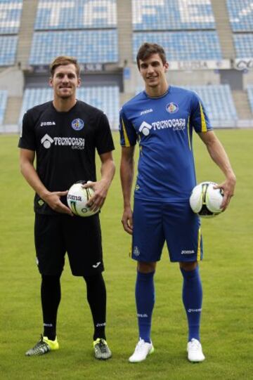 Presentación del portero Balázs Megyeri y Santiago Vergini como nuevos jugadores del Getafe.