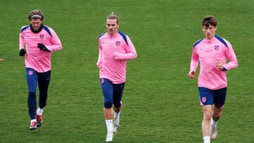 De Paul, Griezmann y Lenglet, en la sesión de entrenamiento del Atlético.