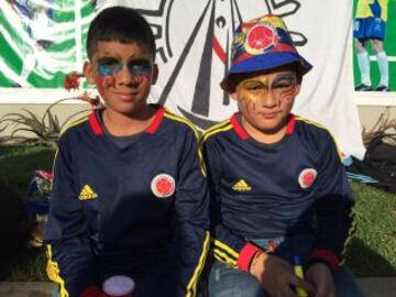 Hinchas colombianos y argentinos se reúnen en Viña del Mar para el partido de los cuartos de final.