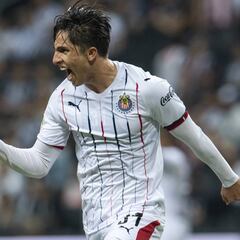 Otra baja más en Chivas: Alan Cervantes irá al quirófano