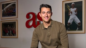 Arturo Ruiz visita la redacción de AS