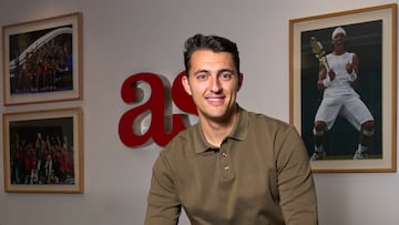 Arturo Ruiz visita la redacción de AS