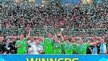 <b>HAZAÑA. </b>El Inter Movistar celebra su tercera UEFA Cup.