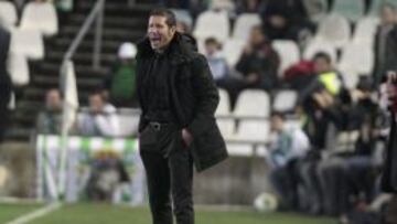 Simeone durante el partido contra el Betis.