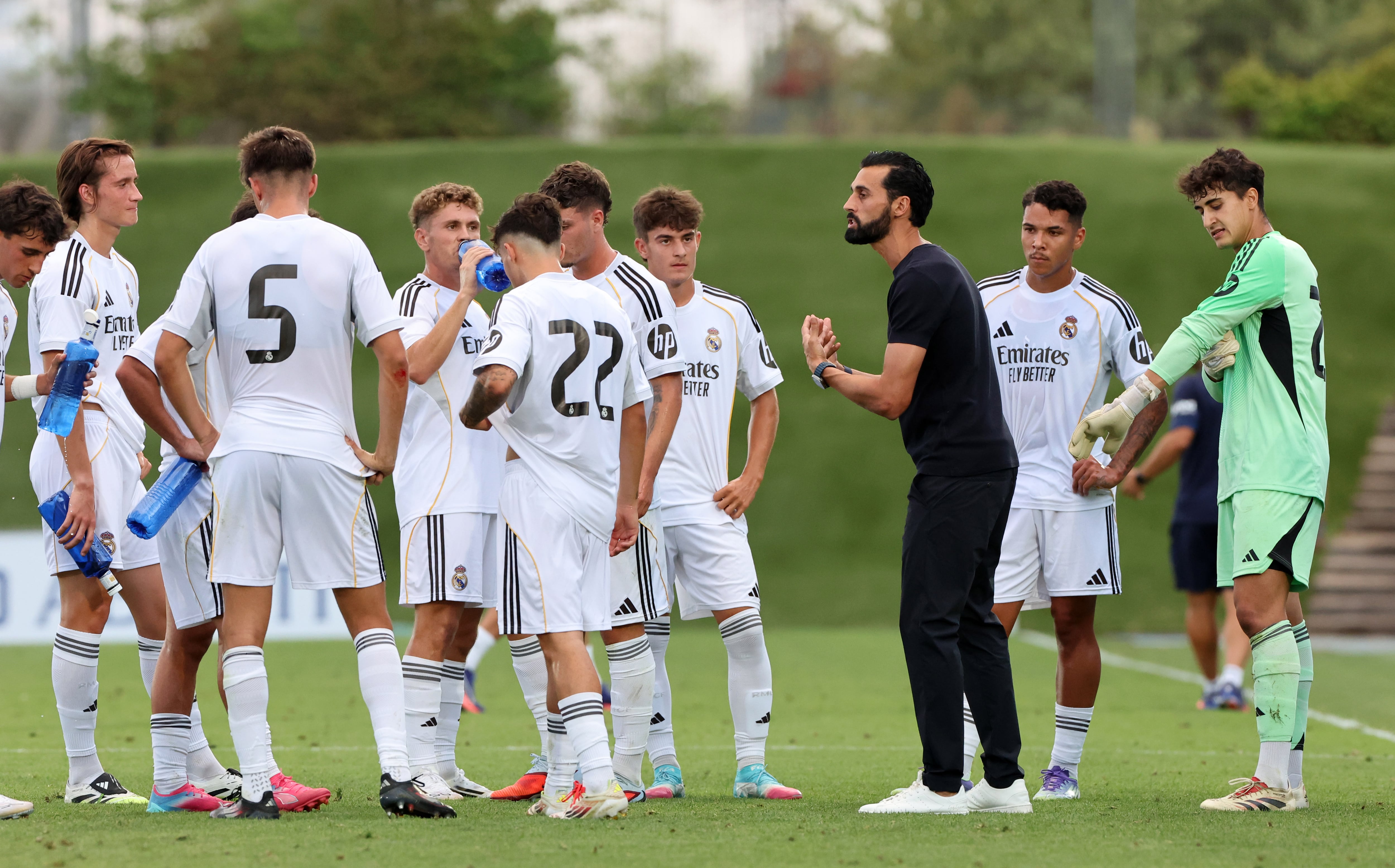 El Castilla de Arbeloa salva un empate en el último suspiro ante el Mestalla