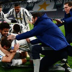 Con Cuadrado como volante, Juventus vence a Napoli