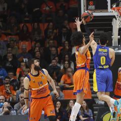 Wilbekin y Dorsey abrasan a triples a un combativo Valencia