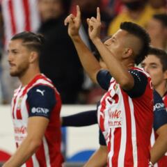 ‘Piojo’ Alvarado anota su primer gol en un Clásico Tapatío