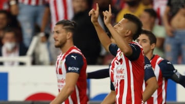‘Piojo’ Alvarado anota su primer gol en un Clásico Tapatío