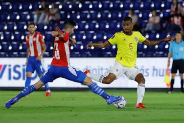 Por la fecha 10 de las Eliminatorias Sudamericanas, el equipo de Reinaldo Rueda se llevó un punto del estadio Defensores del Chaco. Sanabria marcó para el local mientras que Cuadrado empató el partido.