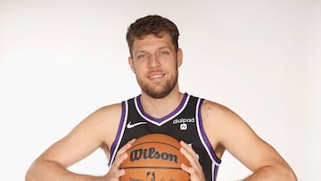 El flamante fichaje de los Kings, una estrella consolidada en Europa, recibe la aprobación de sus compañeros. La expectación en torno a él, cada vez mayor.