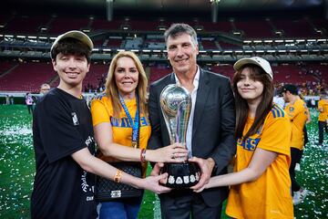 Robert Siboldi head coach of Tigres with the Champion Trophy during the game Guadalajara vs Tigres UANL, corresponding to second leg match of great final of the Torneo Clausura 2023 of the Liga BBVA MX, at Akron Stadium, on May 28, 2023.

<br><br>

Robert Siboldi Director Tecnico de Tigres con el Trofeo de Campeon durante el partido Guadalajara vs Tigres UANL, Correspondiente al partido de Vuelta de la Gran final del Torneo Clausura 2023 de la Liga BBVA MX, en el Estadio Akron, el 28 de Mayo de 2023.