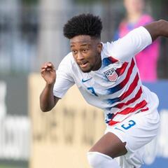 Hannover 96 say American Chris Gloster racially abused