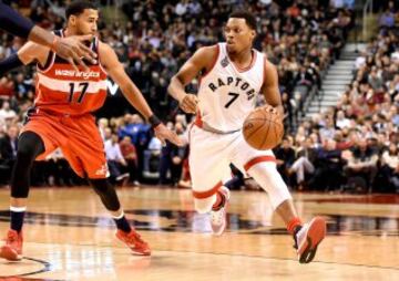 Kyle Lowry trata de irse de la defensa de Garrett Temple.