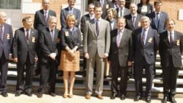 <b>CASA REAL. </b>El Príncipe Felipe junto al Comité de Evaluación.