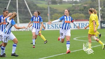 Nerea Eizaguirre celebra un gol con la Real Sociedad.