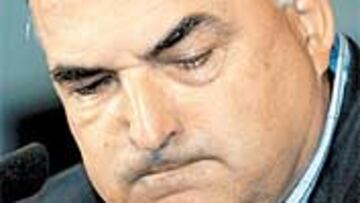 <b>ADIÓS. </b>Con gesto serio, Sáez se despidió del cargo de seleccionador.