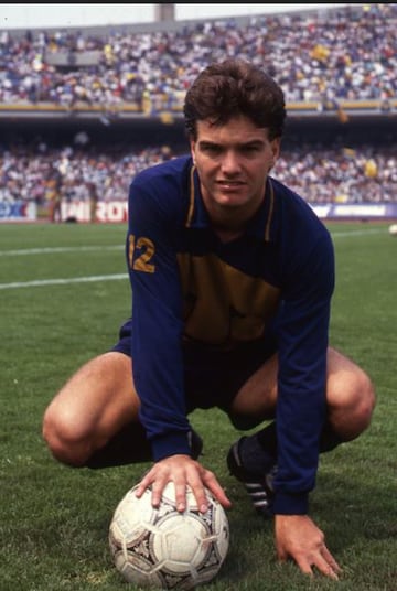 Dos veces campeón de goleo con los auriazules, campeón de la liga en la 90-91 y el séptimo máximo romprredes del club con 83 tantos.  