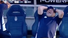 ¡Cuidado! La caída de Maradona en duelo de Gimnasia que ya es viral