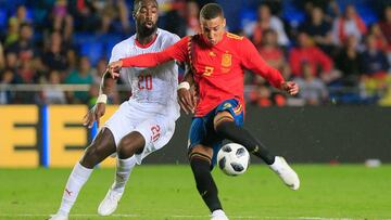 Rodrigo jugó la última media hora. Su remate fue repelido por el portero suizo.