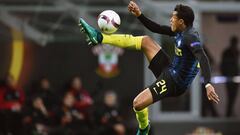 Inter Milan&#039;s Colombian defenderJeison Murillo controls the ball during the Europa League football match between Inter Milan and Southampton  on October 20, 2016 at the San Siro Stadium in Milan.  / AFP PHOTO / GIUSEPPE CACACE