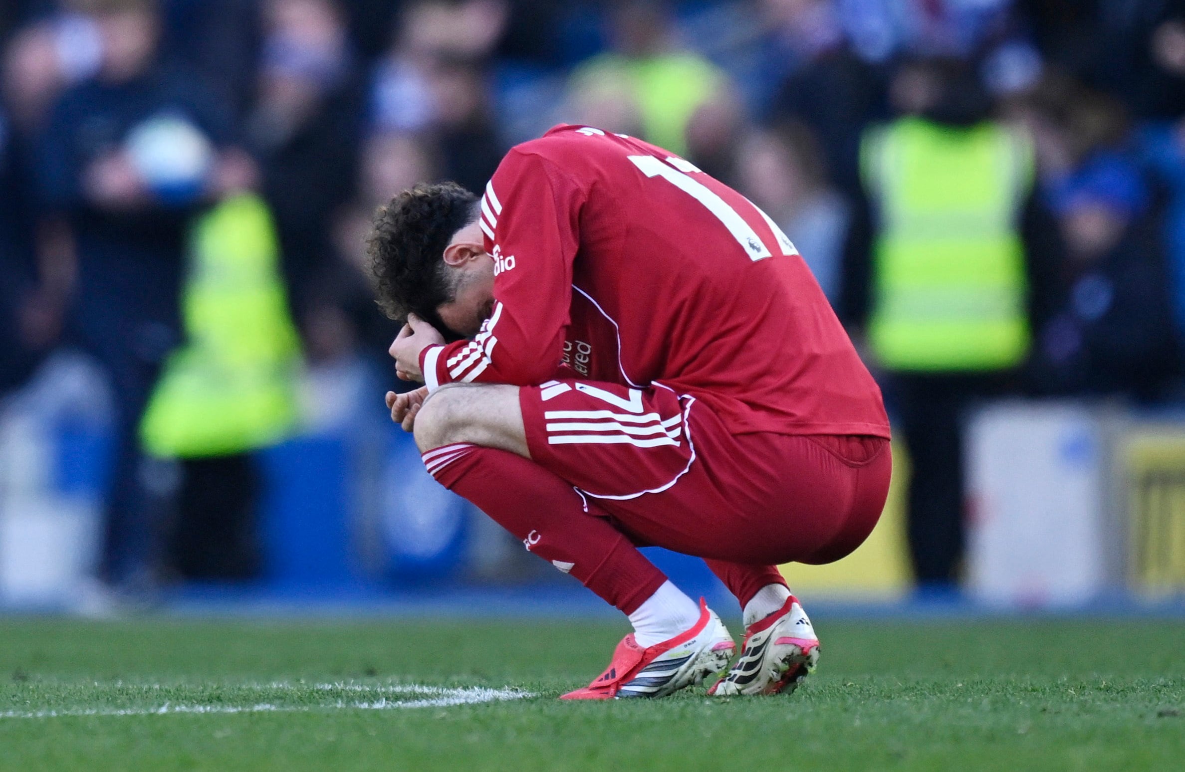 Welbeck tumba al Liverpool