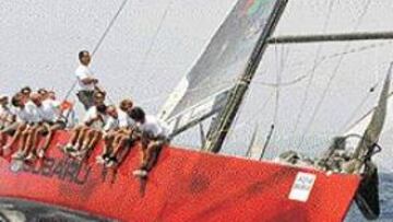 <b>RESISTE.</b> El Subaru conservó la primera plaza en la clase IMS 500 después de una batalla de doce horas.