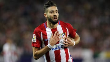 Yannick Carrasco celebra un gol del Atlético.