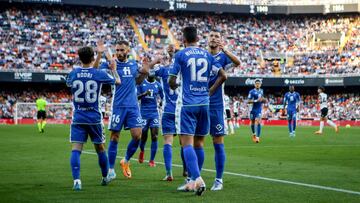 Los jugadores del Betis celebran un gol. 