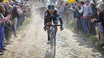 Bradley Wiggins, durante una de sus participaciones en Par&iacute;s-Roubaix.